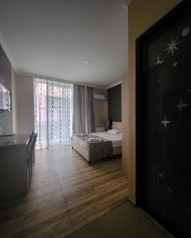 Hotel Elio Батуми Экстерьер фото